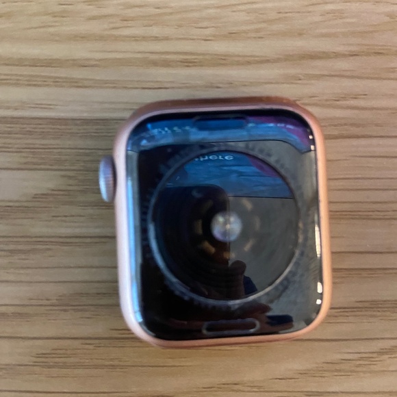 Apple Watch SE (wifi) - Picture 1 of 5
